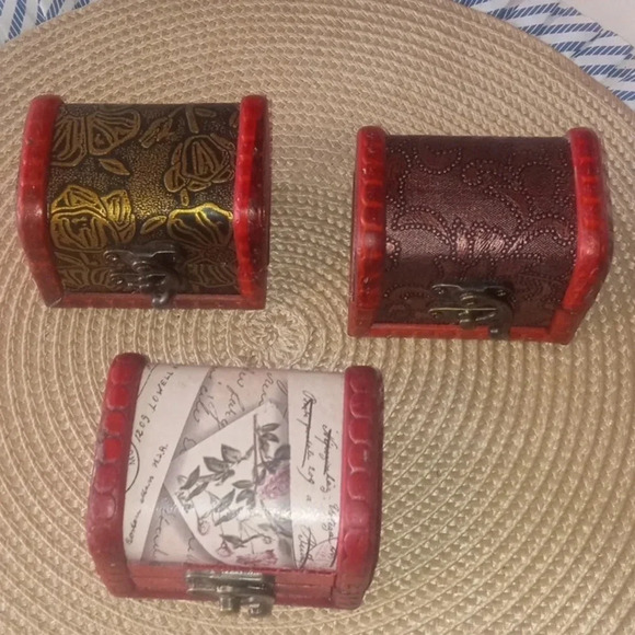 3 wooden jewelry boxes‎ - Picture 2 of 5
